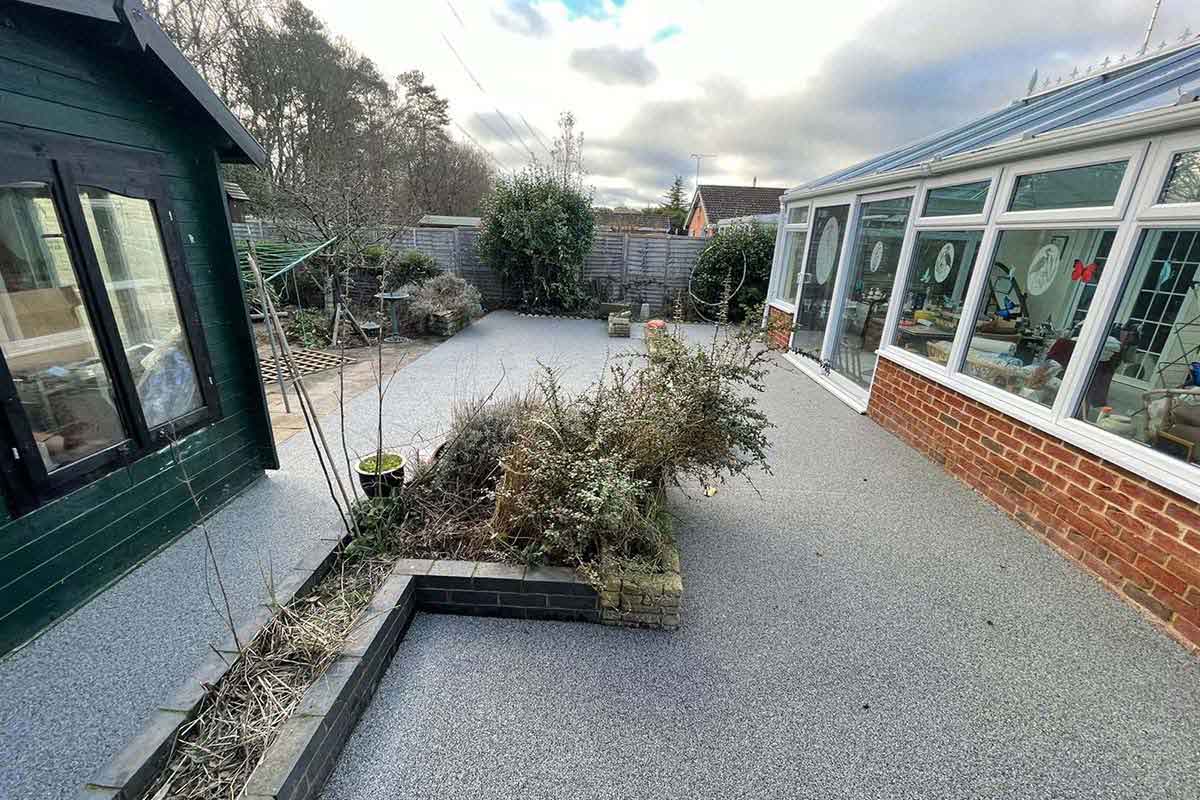 surrey-resin-resin-bound-footpaths-our-design-and-installations